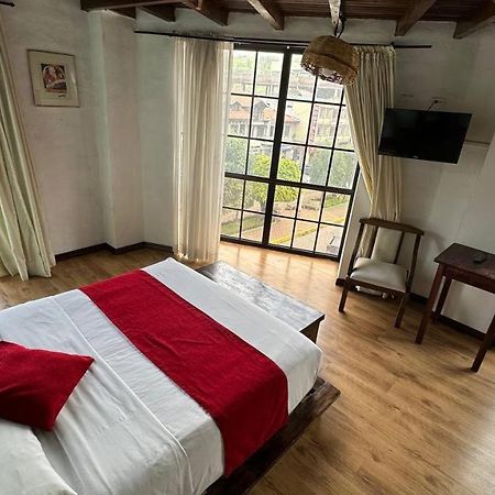 Hotel Noris อาเลาซี ภายนอก รูปภาพ