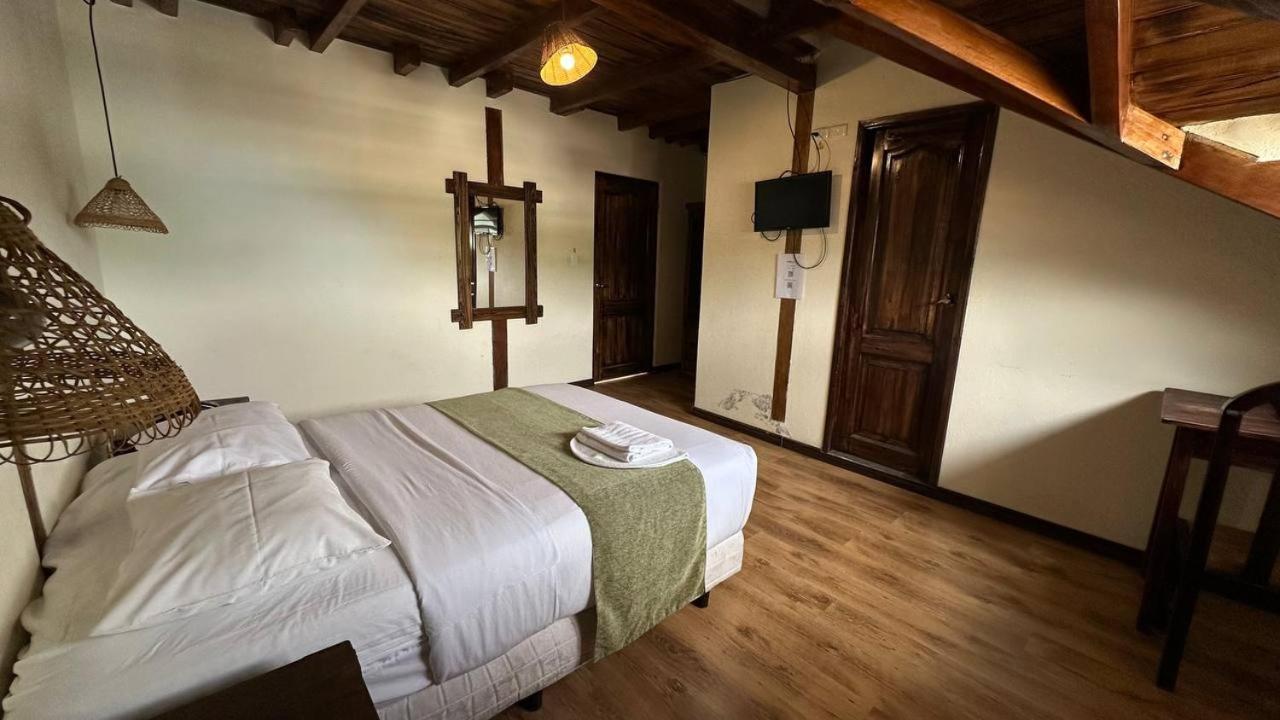 Hotel Noris อาเลาซี ภายนอก รูปภาพ