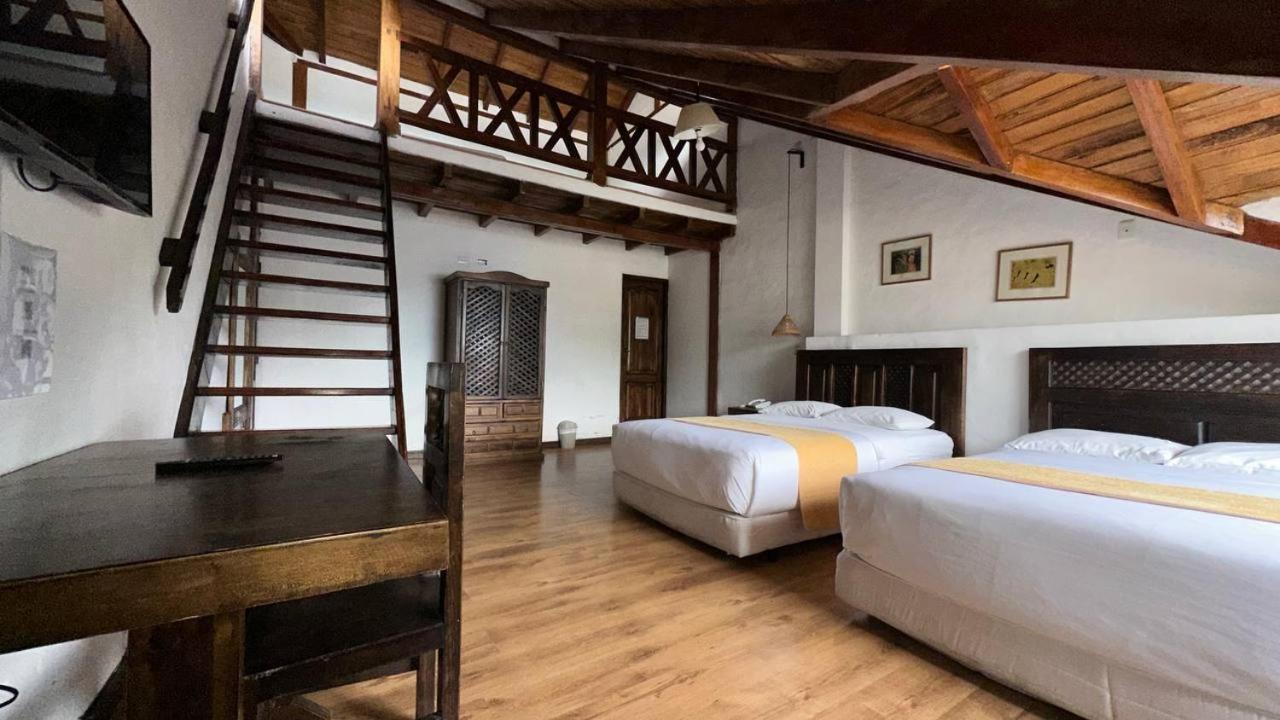 Hotel Noris อาเลาซี ภายนอก รูปภาพ