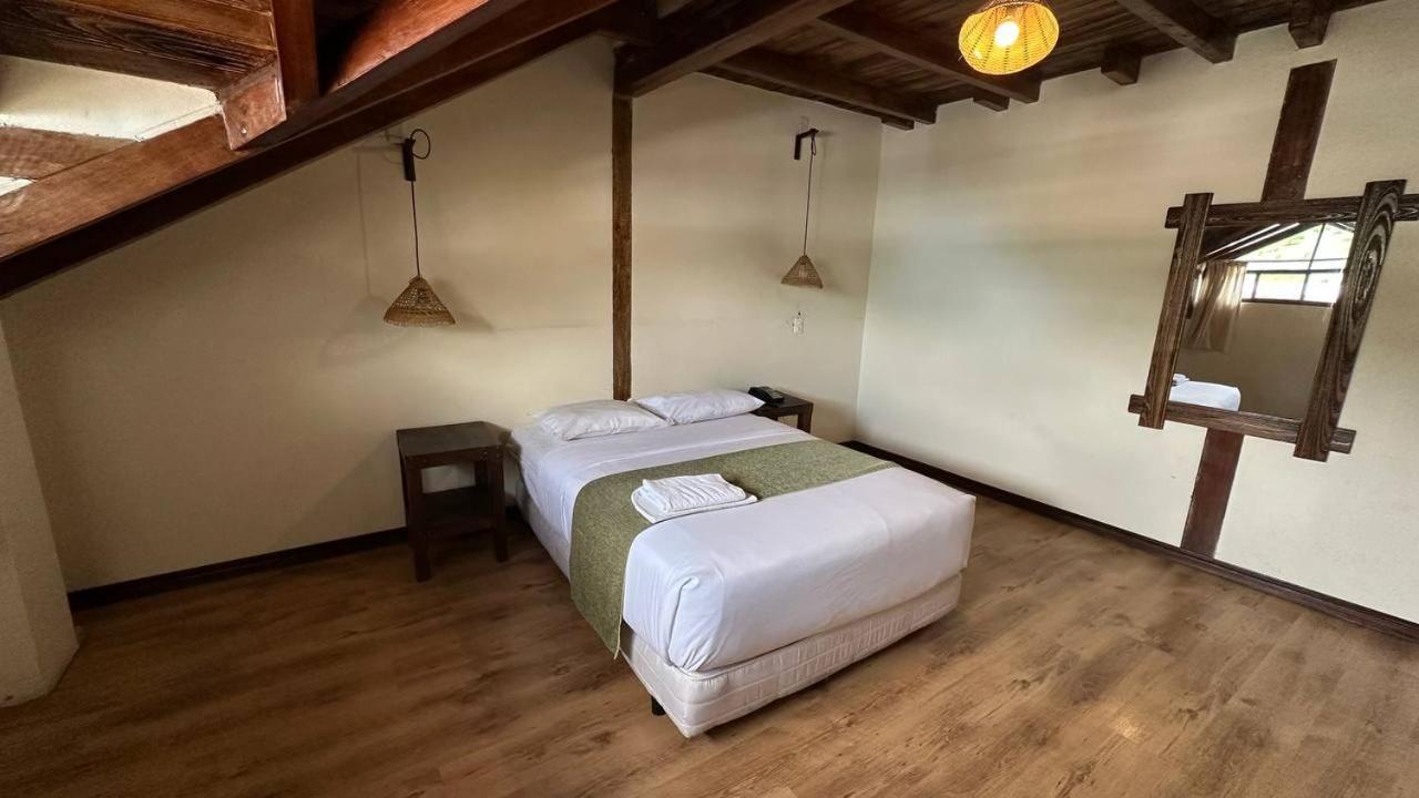 Hotel Noris อาเลาซี ภายนอก รูปภาพ